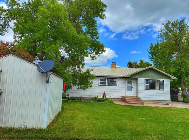 1015 E Warren, Sundance, WY 82729