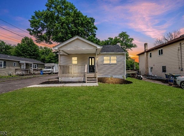 151 Maple St, Bridgewater Twp., NJ 08807-2712