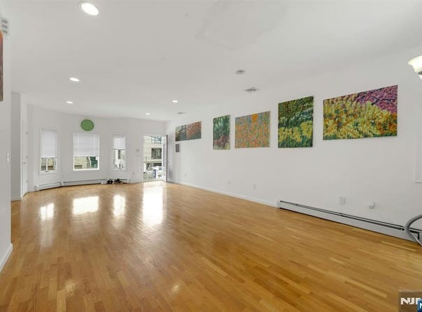 531A 2nd Street A, Palisades Park, NJ 07650