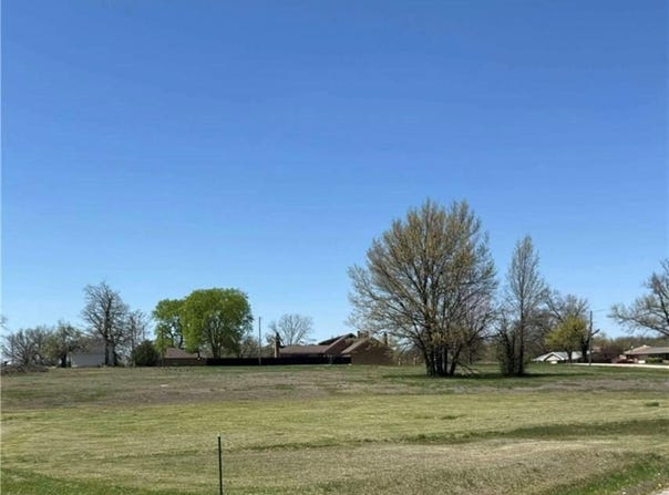 Barton Avenue, Parsons, KS 67357