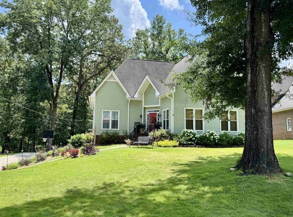 117 INDIAN CREEK DRIVE, PELHAM, AL 35124
