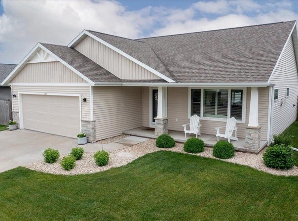 3381 MOCKINGBIRD Way, OSHKOSH, WI 54904