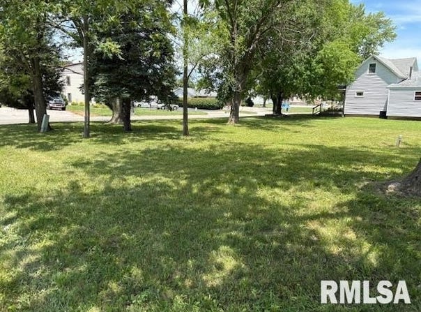 1402 N KICKAPOO Street, Lincoln, IL 62656