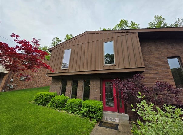 106 Larchwood Dr, Wilkins Twp, PA 15145