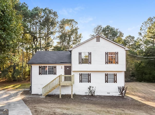 2422 Range Heights, Loganville, GA 30052