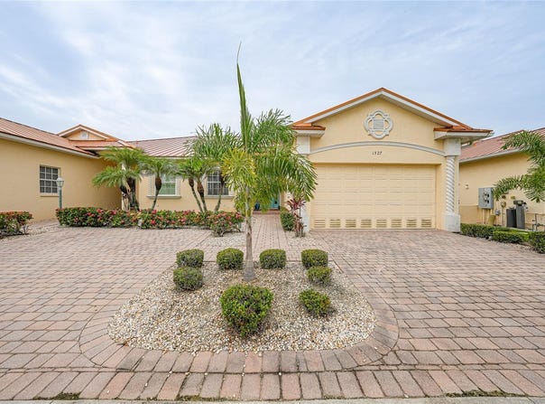 1527 AQUI ESTA DRIVE, PUNTA GORDA, FL 33950