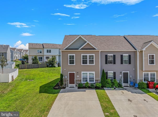 27 MENGEL ROAD, MARTINSBURG, WV 25403