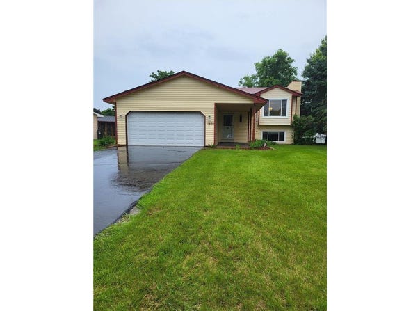 11620 Oregon Avenue N, Champlin, MN 55316