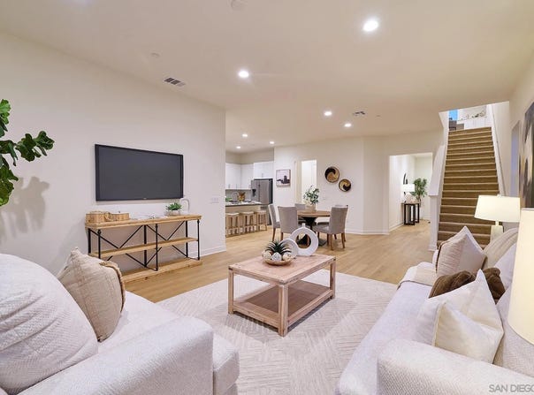 793 Michael Ct, Vista, CA 92081