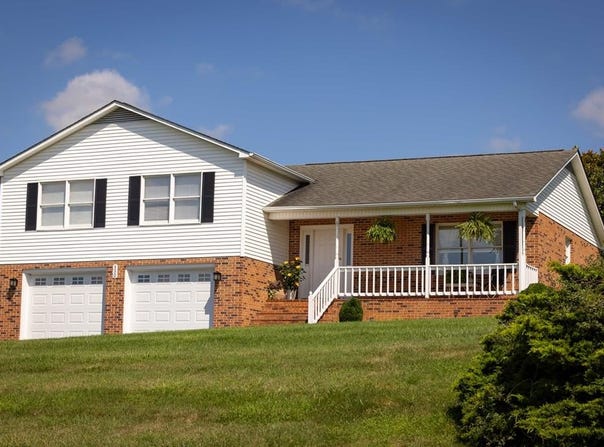 330 Wytheview Dr, Wytheville, VA 24382