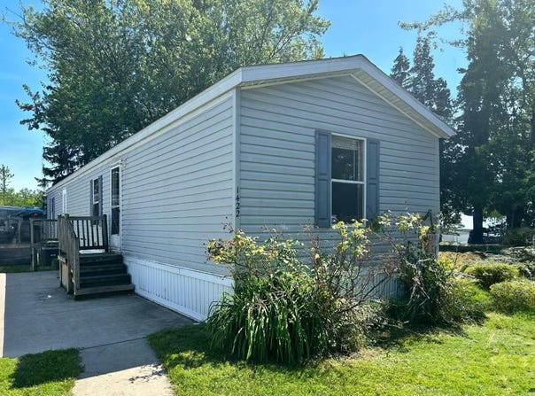 26131 Dequindre Rd., Madison Heights, MI 48071
