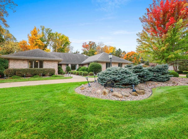1461 NAVAJO Trail, GREEN BAY, WI 54313-9518