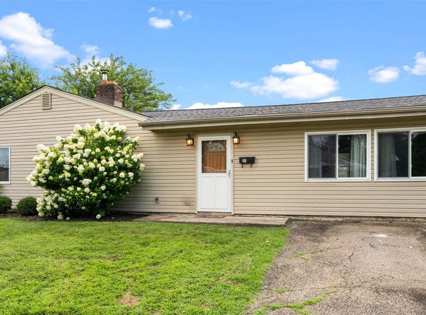 51 TALL PINE LANE, LEVITTOWN, PA 19054