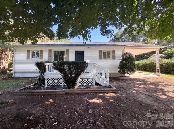 131 Highland Point Avenue, Harmony, NC 28634