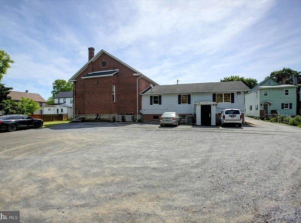 20 N PARK AVENUE, MERCERSBURG, PA 17236