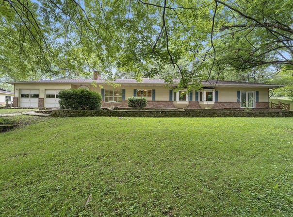 254 N 250 W, Valparaiso, IN 46385