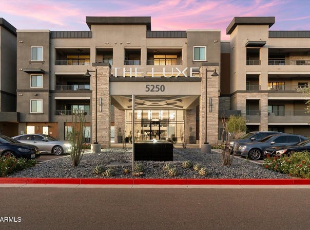 5250 E DEER VALLEY Drive, Phoenix, AZ 85054