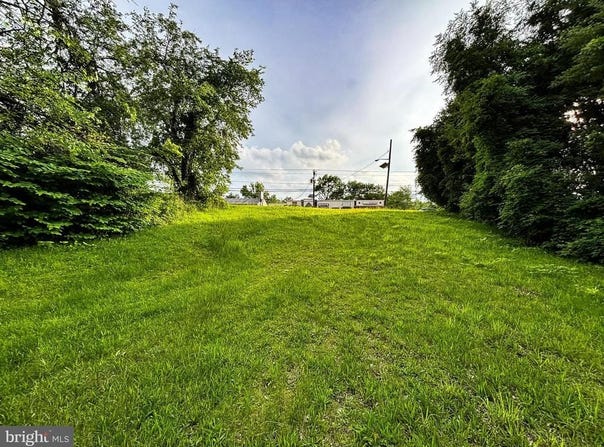 412 N WHITE HORSE PIKE, SOMERDALE, NJ 08083