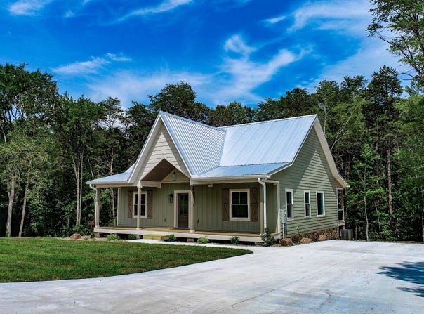 1056 Old Newport Hwy, Dandridge, TN 37725