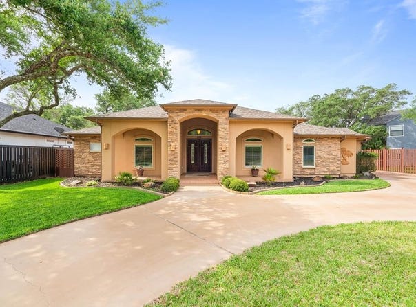 208 Forest Hills, ROCKPORT, TX 78382