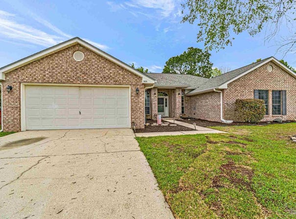 5691 Berrybrook Cr, Pace, FL 32571