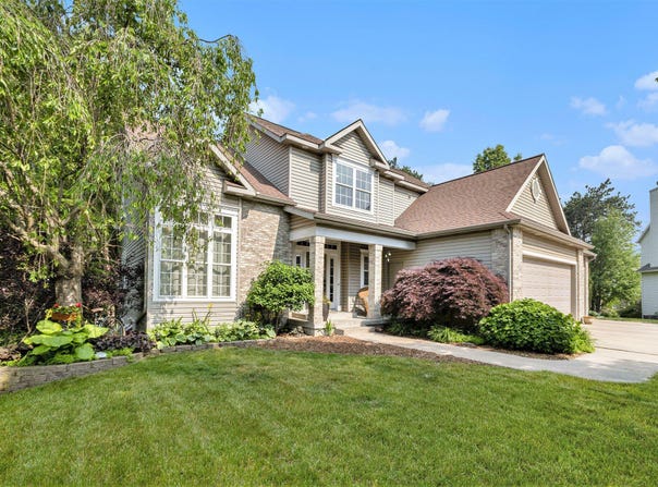 2975 PINE EDGE COURT, HOLLAND, MI 49424