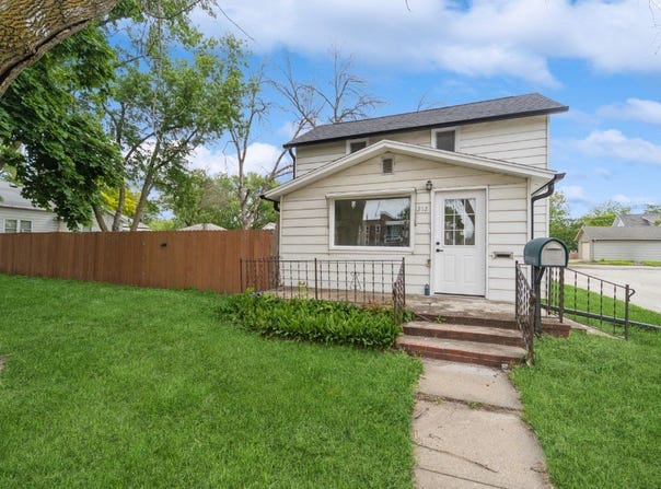 212 Nile Kinnick Drive N, Adel, IA 50003
