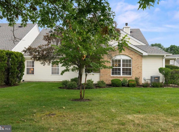 2902 SWEETLEAF TERRACE, MOUNT LAUREL, NJ 08054