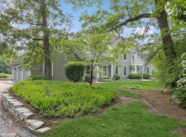 21712 N Old Farm Road, Deer Park, IL 60010