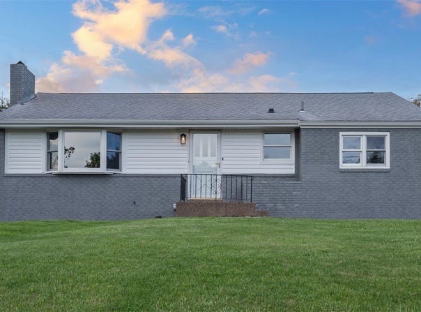 110 Mary Vue St, Ross Twp, PA 15237