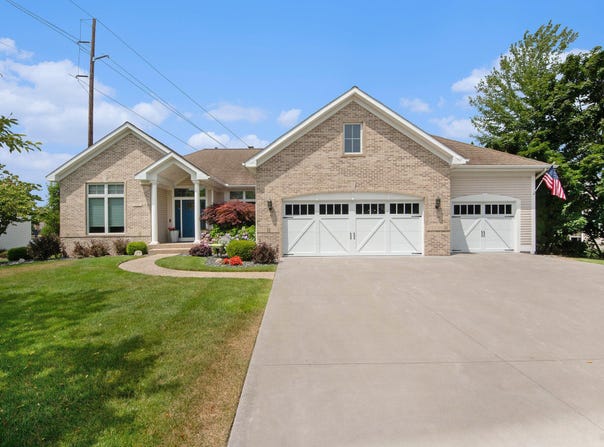 172 Bay Meadows Drive, Holland, MI 49424