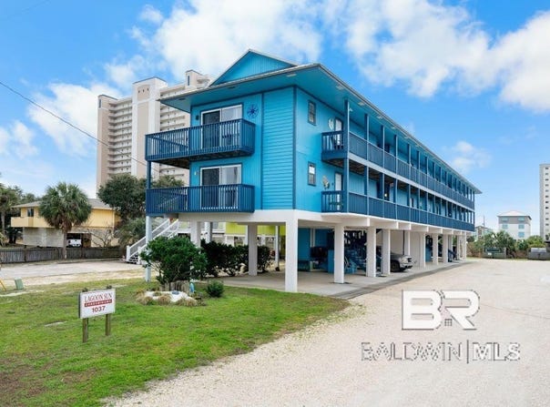 1037 W Lagoon Avenue, Gulf Shores, AL 36542