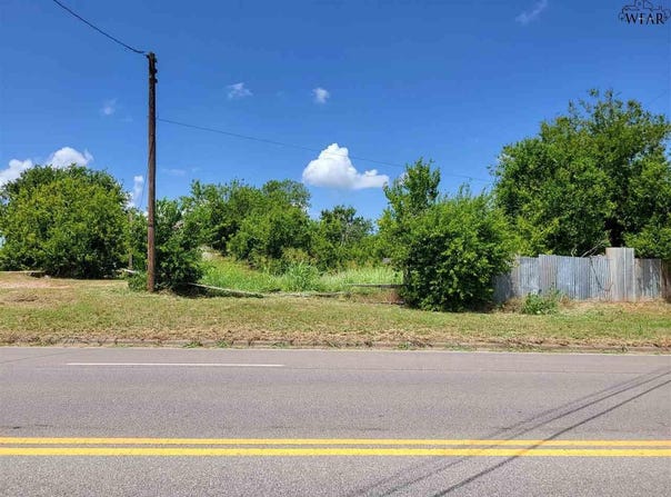 1960 WINDTHORST ROAD, Wichita Falls, TX 76301