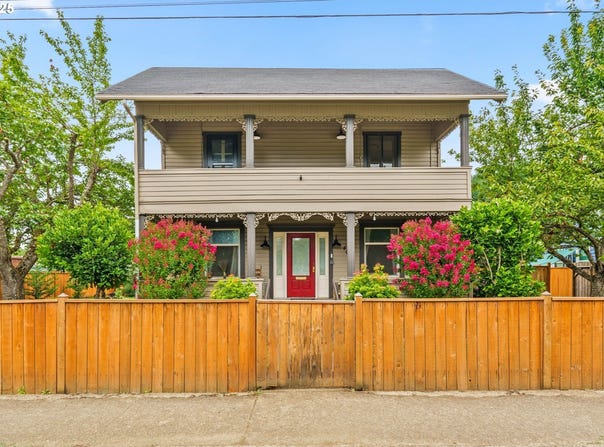 409 N 8TH ST, Cottage Grove, OR 97424