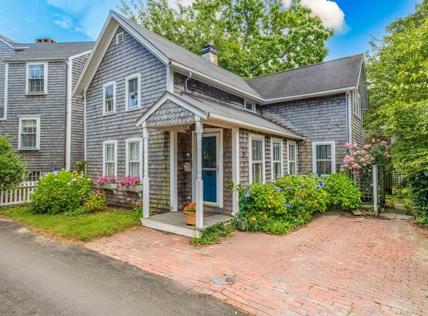 14 Lyon Street, Nantucket, MA 02554