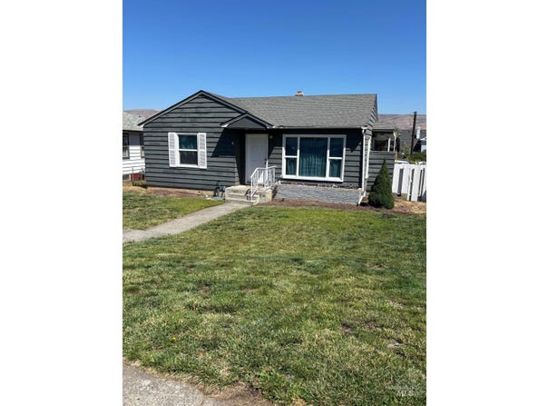 1605 18th Avenue, Lewiston, ID 83501