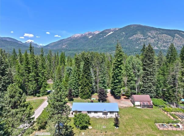98 Railroad Avenue, Heron, MT 59844