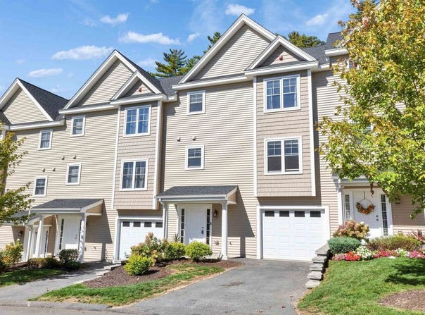 163 Woodview Way, Manchester, NH 03102