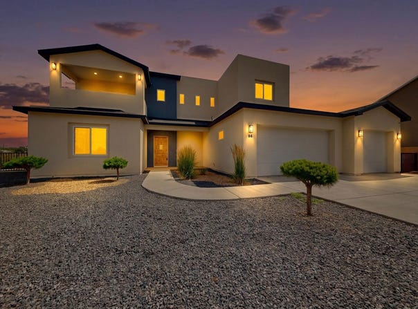 86 Rancho Pequenos Way NW, Albuquerque, NM 87107