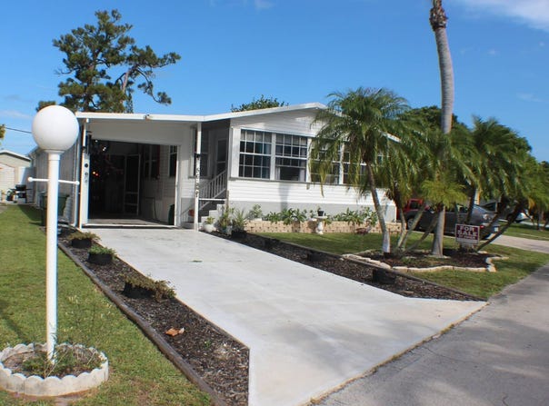 56 Brigette Blvd, Lake Worth, FL 33463