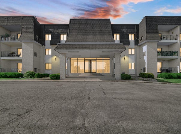321 Deerpath Drive, Schererville, IN 46375