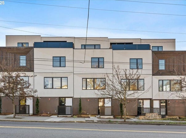 2264 SE DIVISION ST, Portland, OR 97202