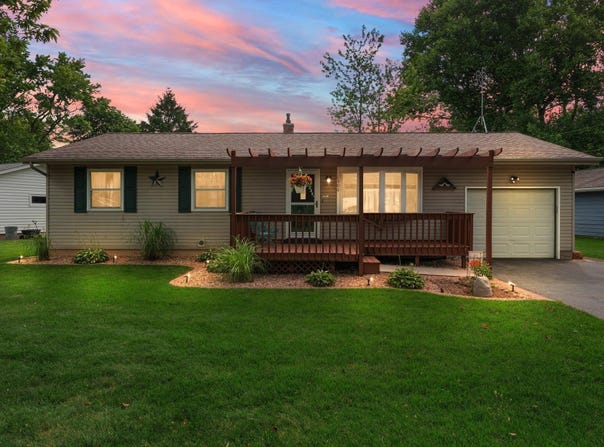 1306 Tuckahoe Park Drive, Valparaiso, IN 46383