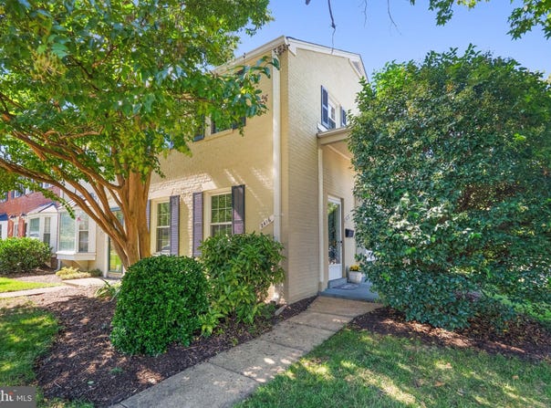 2416 N DEARING Street, ALEXANDRIA, VA 22302