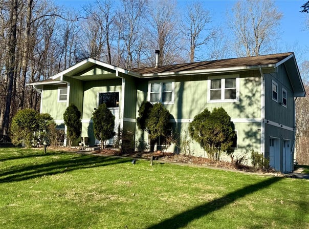 110 Mahopac Avenue, Granite Springs, NY 10527