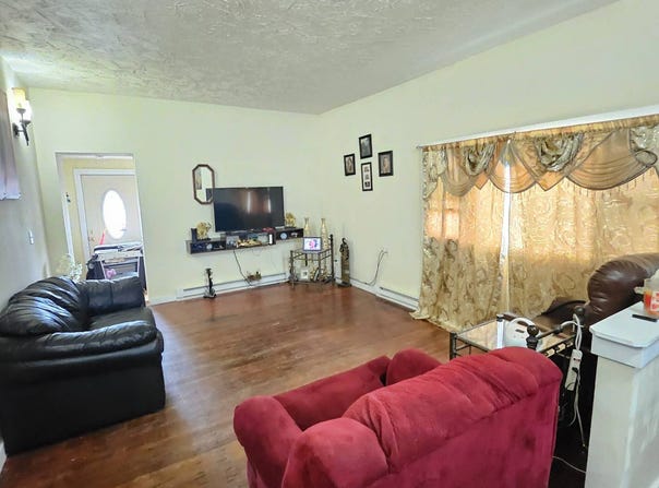 704 North Oak St, Gordon, NE 69343