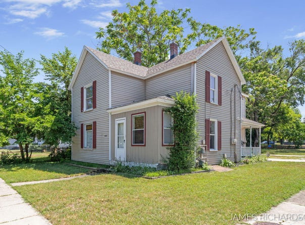 1002 Madison Street, Grand Haven, MI 49417