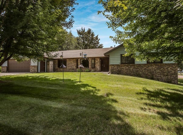 302 Summit Court, Chippewa Falls, WI 54729