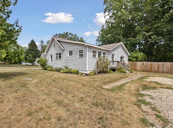 5762 Ethelwin Avenue NE, Belmont, MI 49306