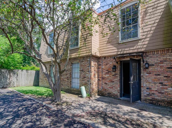 2100 College, Baton Rouge, LA 70808